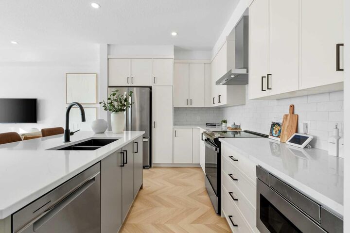 Property Photo: 8493 21 Avenue SE AB T2A 0M8