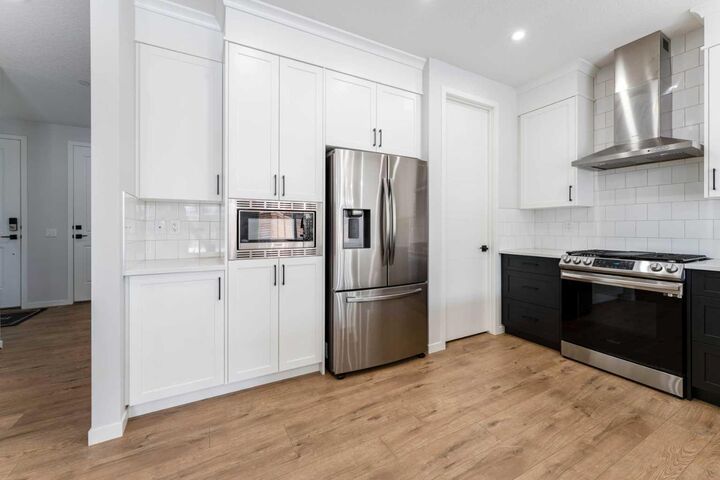 13 Calhoun Crescent NE — photo 1