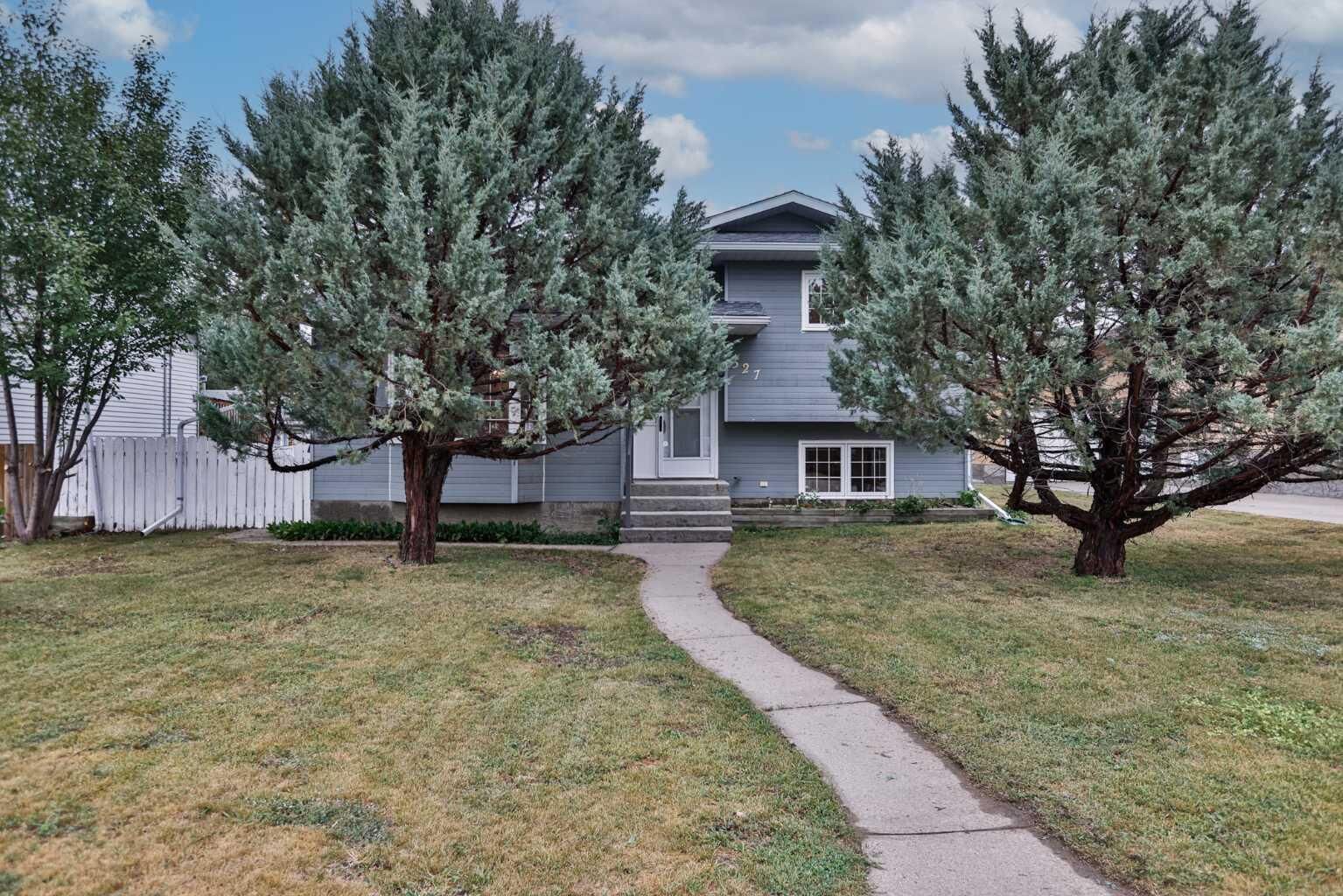 Property Photo: 527 2 Street N AB T0L 2B0