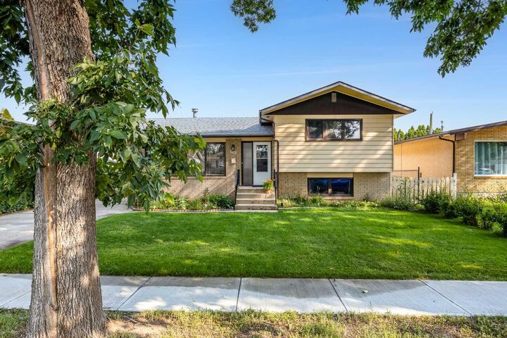 Property Photo: 1406 26 Street SE AB T1A 2G2