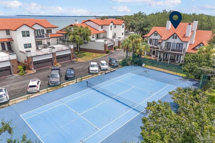 Property Photo:  122 Baybridge Dr K  FL 32561 