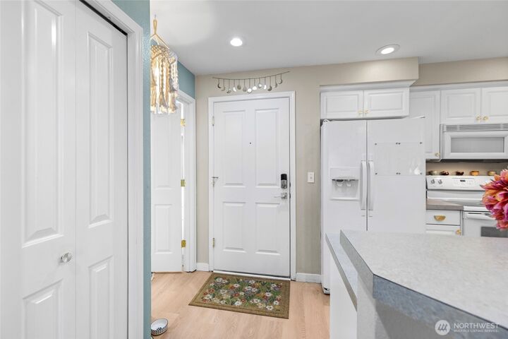 Property Photo: 12034 15th Avenue NE 103 WA 98125