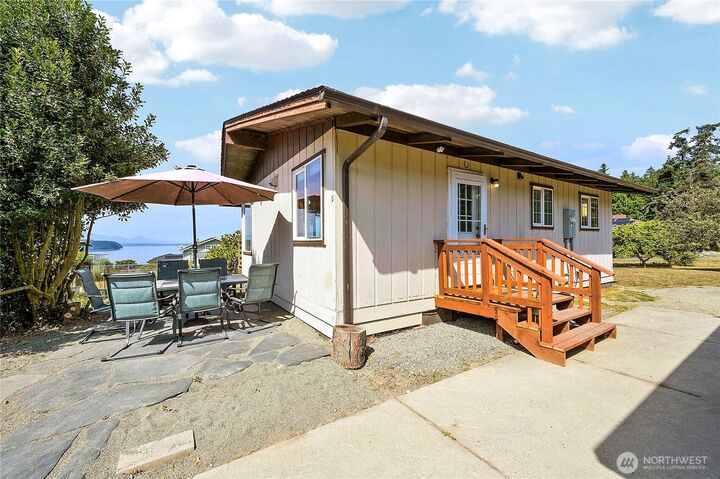 Property Photo:  200 N Rhododendron Drive  WA 98368 