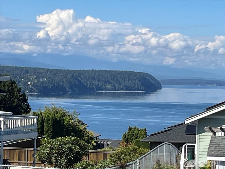 Property Photo: 200 N Rhododendron Drive WA 98368