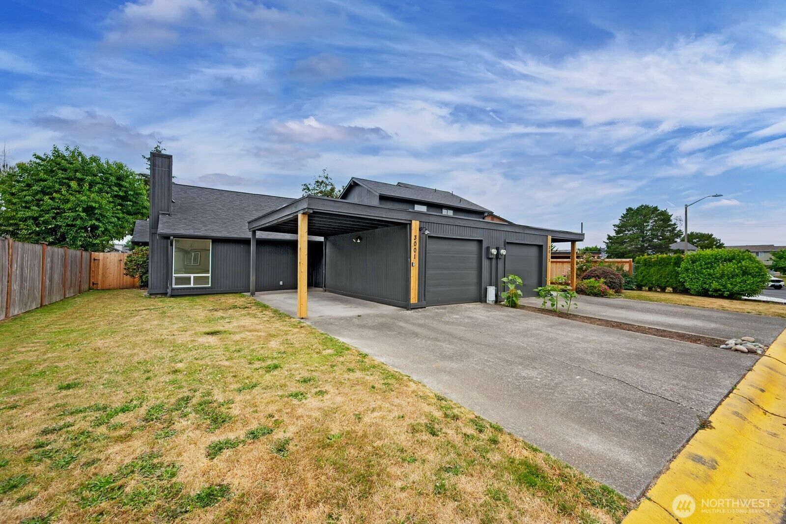 Property Photo:  3001  M Street NE  WA 98002 