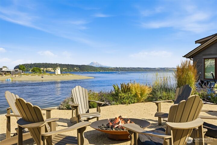 Property Photo:  2819  Harborview Drive NW  WA 98335 