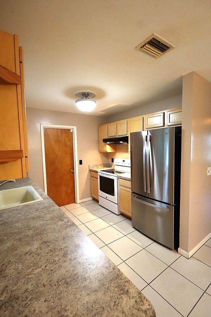 Property Photo:  5572 SE Cable Drive  FL 34997 