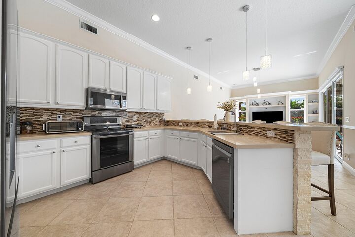 Property Photo: 198 Cypress Trace FL 33411