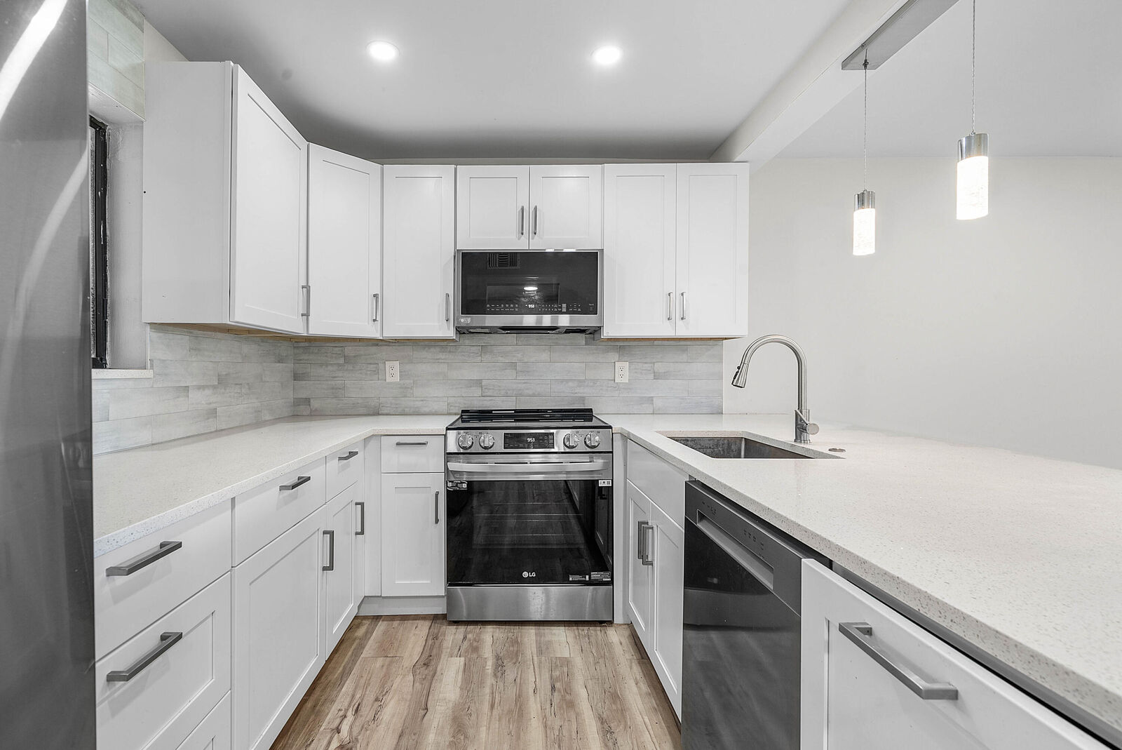 Property Photo:  5190 Las Verdes Circle 105  FL 33484 