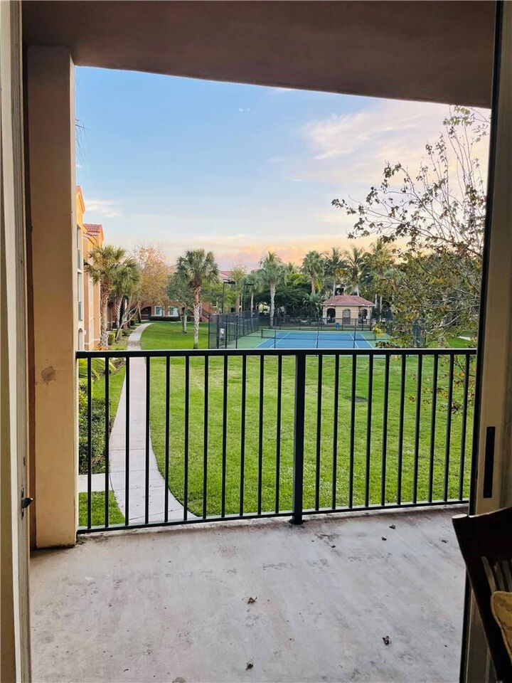 Property Photo:  8020 N Nob Hill Road 206  FL 33321 