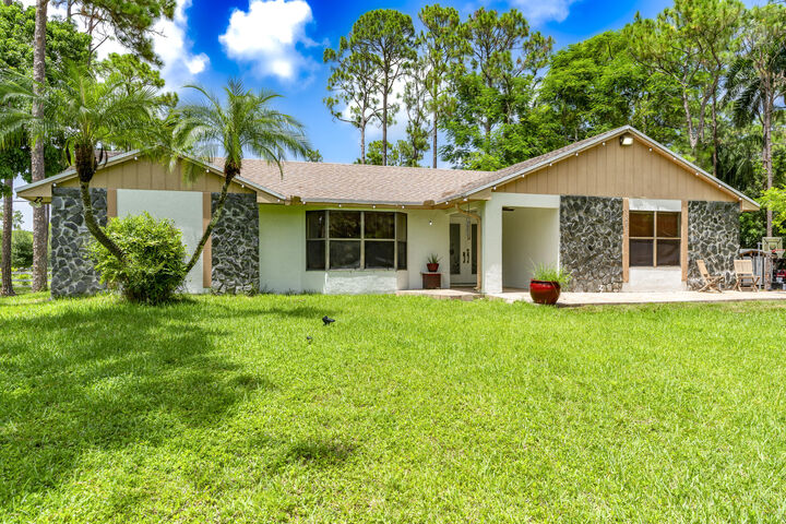 Property Photo:  15211 60th Place N  FL 33470 