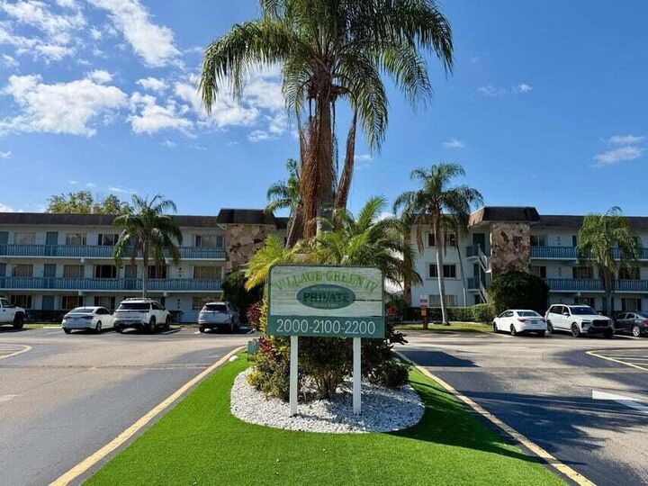 Property Photo: 2000 Springdale Boulevard 102 FL 33461
