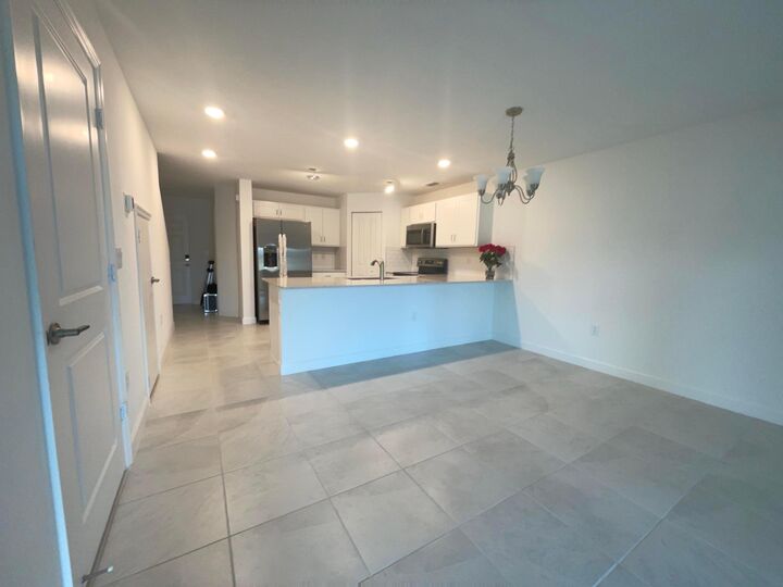 Property Photo:  6907 Broadwater Lane  FL 33467 