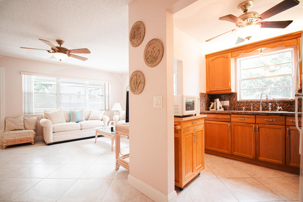 Property Photo: 20 Lyndhurst A FL 33442