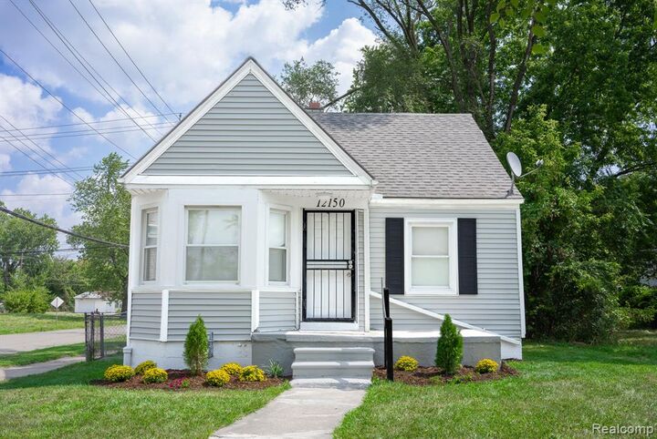 Property Photo: 12150 Plainview Avenue MI 48228