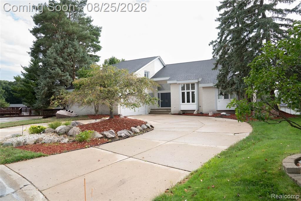 Property Photo: 31033 Evergreen Court MI 48331