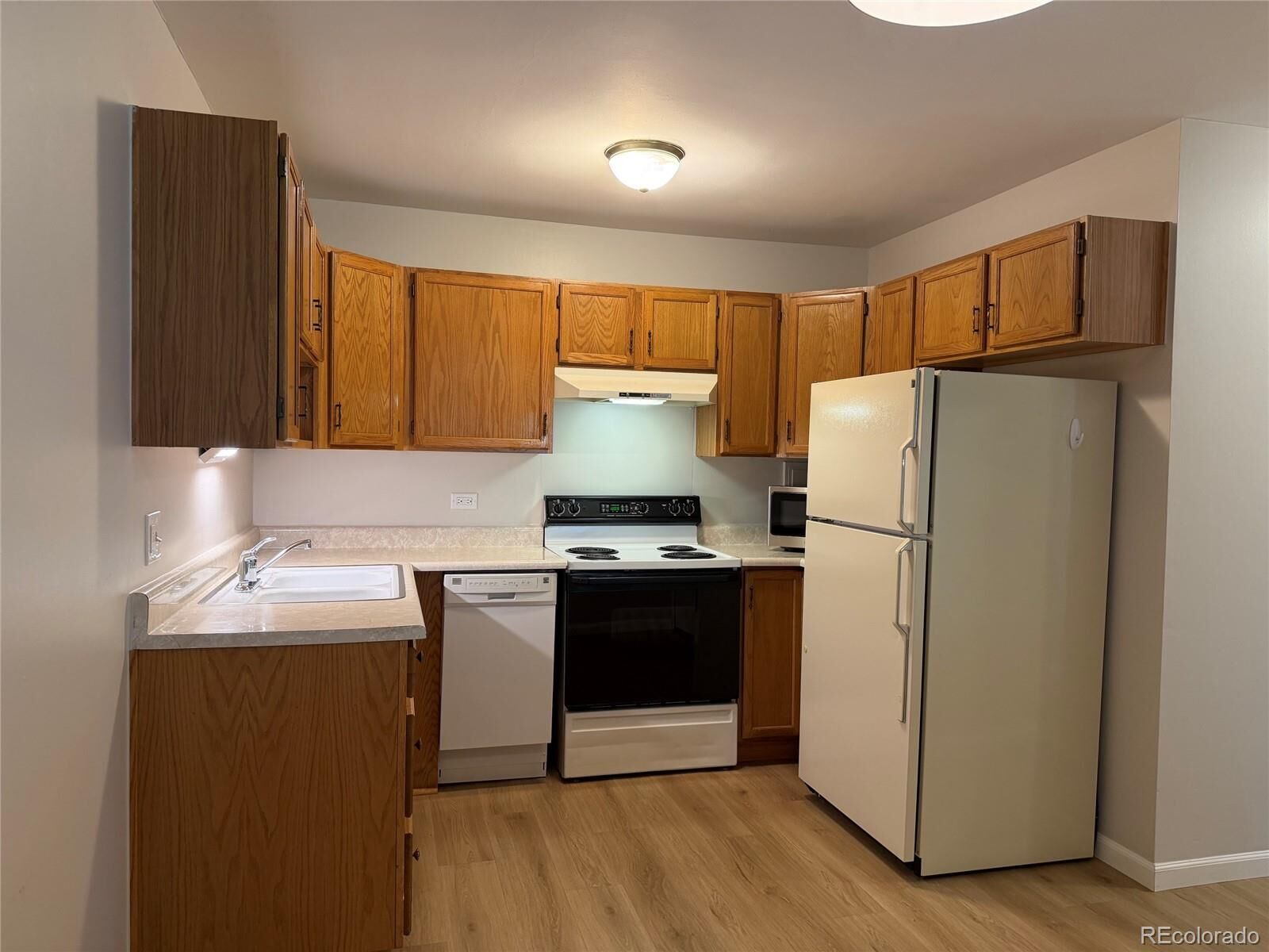 Property Photo: 610 S Alton Way 2A CO 80247