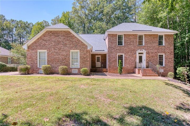 Property Photo: 4904 Whitehaven Cir VA 23188