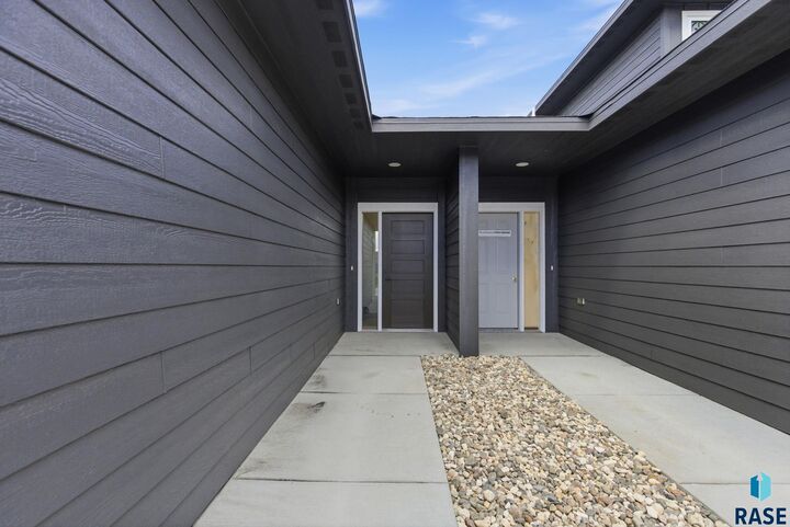 Property Photo: 220 E Ivy Rd SD 57064