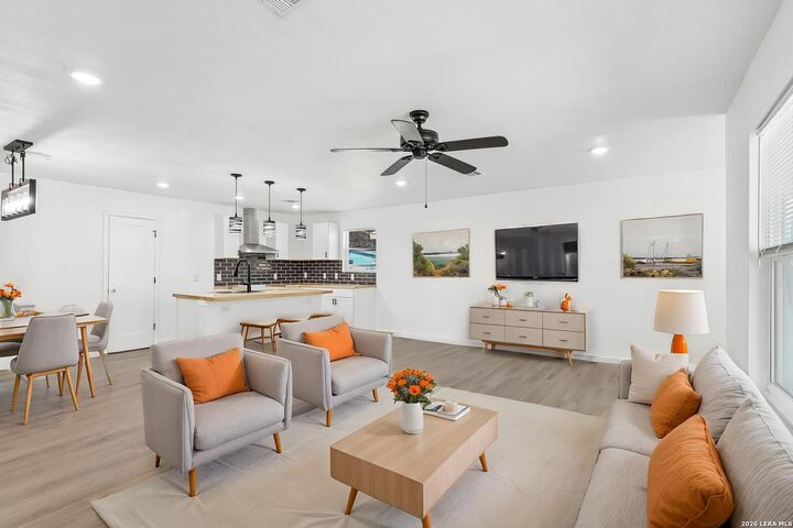 Property Photo:  1710 Alametos  TX 78201 
