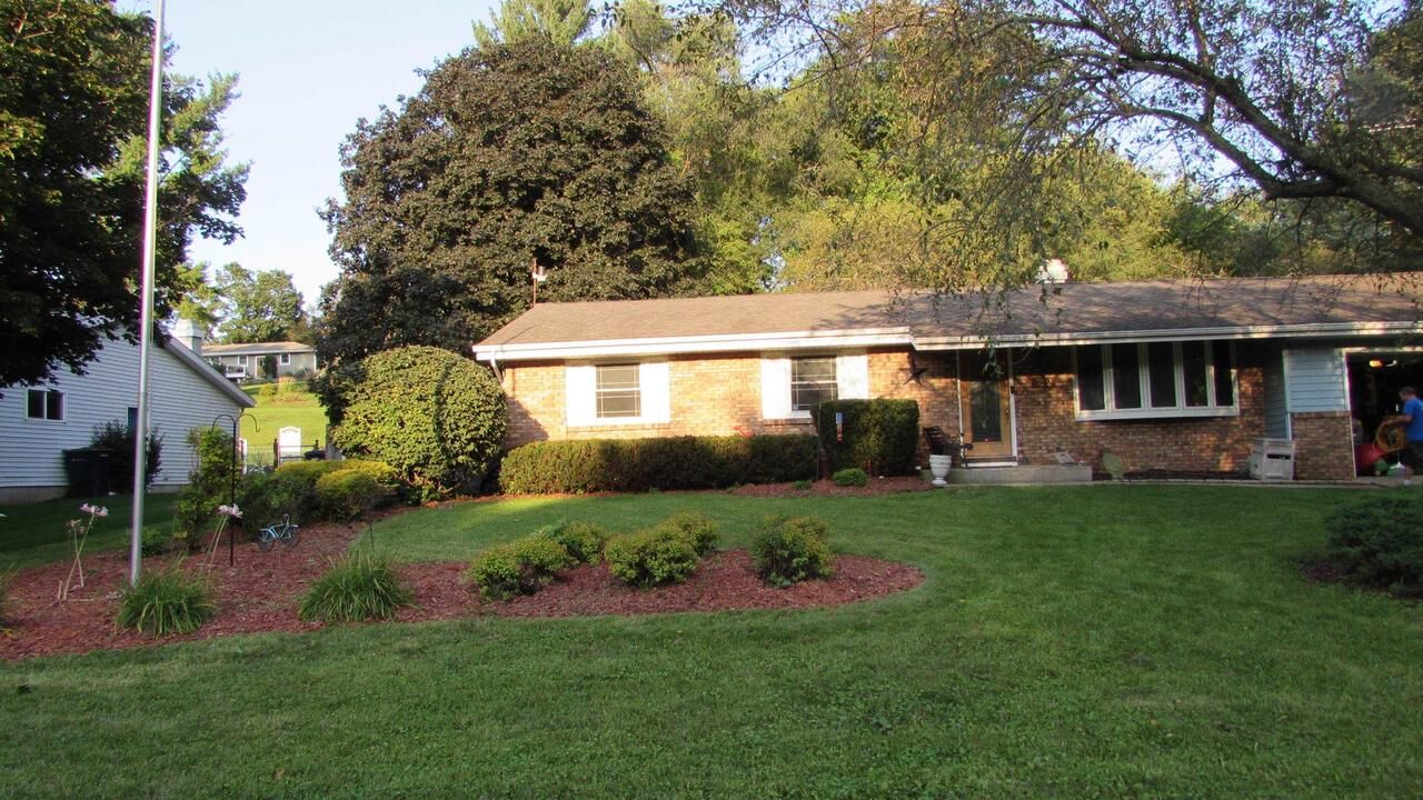 Property Photo: 522 Sussex Drive WI 53546
