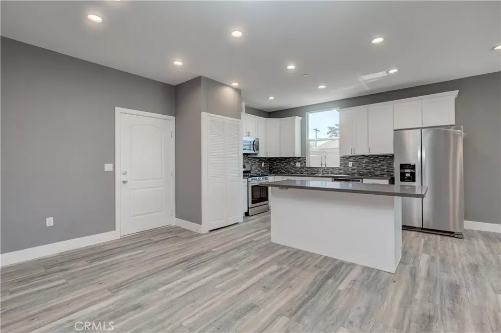 Property Photo:  3626 S Cimarron Street  CA 90018 