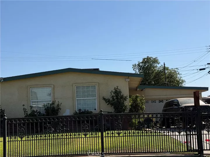 Property Photo: 2601 Dore Drive CA 93304