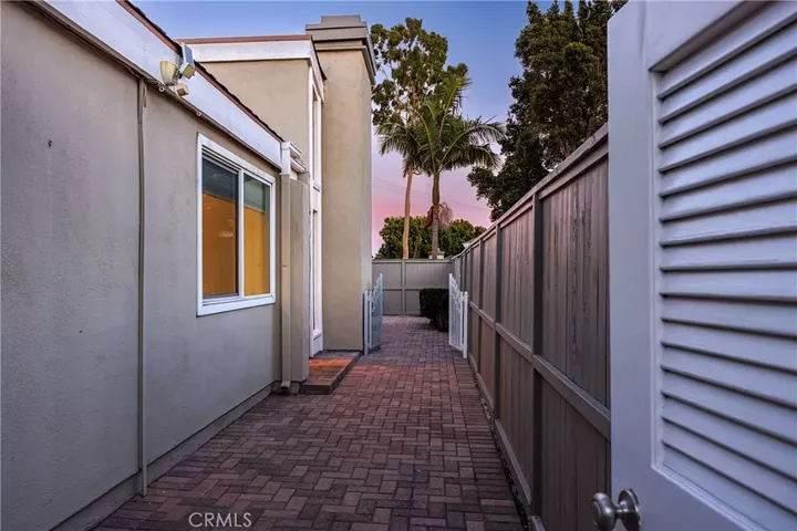Property Photo: 19510 Sandcastle Ln CA 92648
