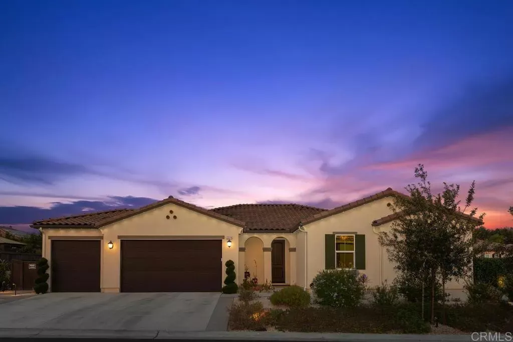Property Photo:  2514 Blackbird Gln  CA 92029 