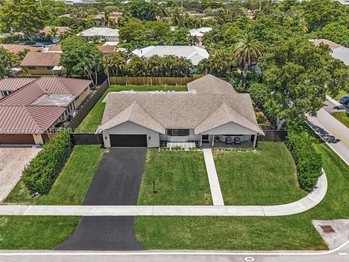Property Photo:  101 El Dorado Pkwy  FL 33317 