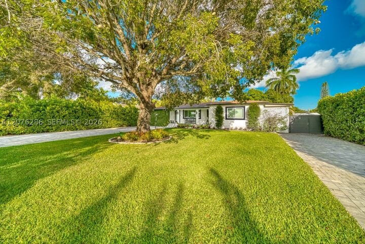 Property Photo: 13801 NE 1st Ave FL 33161