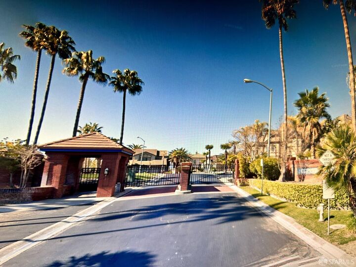 Property Photo:  2200 Sunset Point 2210  CA 94505 