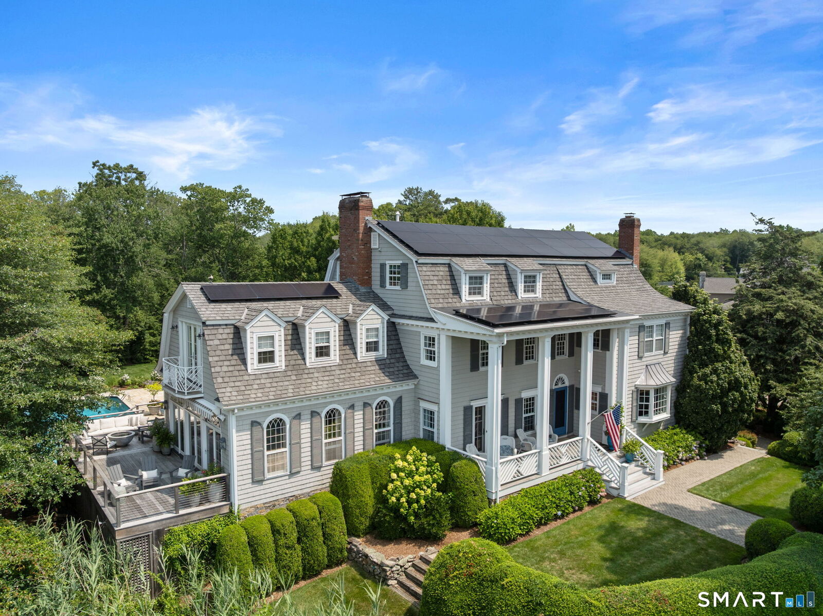 Property Photo:  14 Middle Beach Road West  CT 06443 