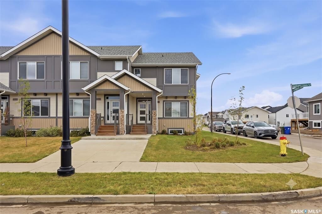 Property Photo:  122 Taskamanwa Street  SK S7V 1P6 
