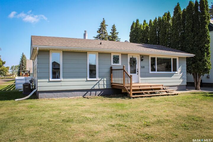 Property Photo:  520 Crawford Avenue W  SK S0E 1A0 