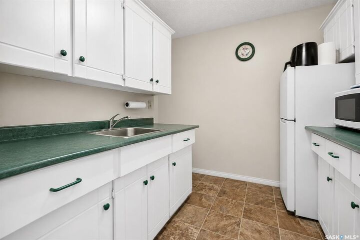 Property Photo: 590 Laurier Street 306 SK S6H 6X6