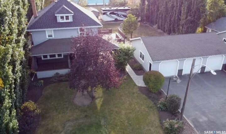Property Photo: 560 4th Avenue E SK S0K 4L0