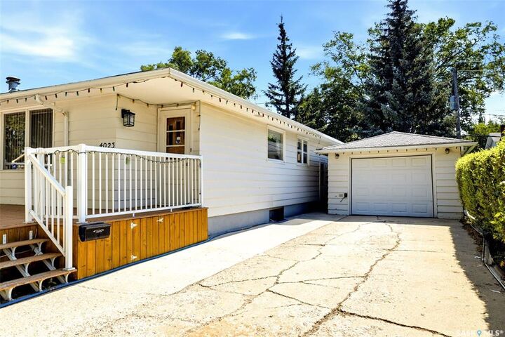 Property Photo: 4023 McPhail Avenue SK S4S 1G1