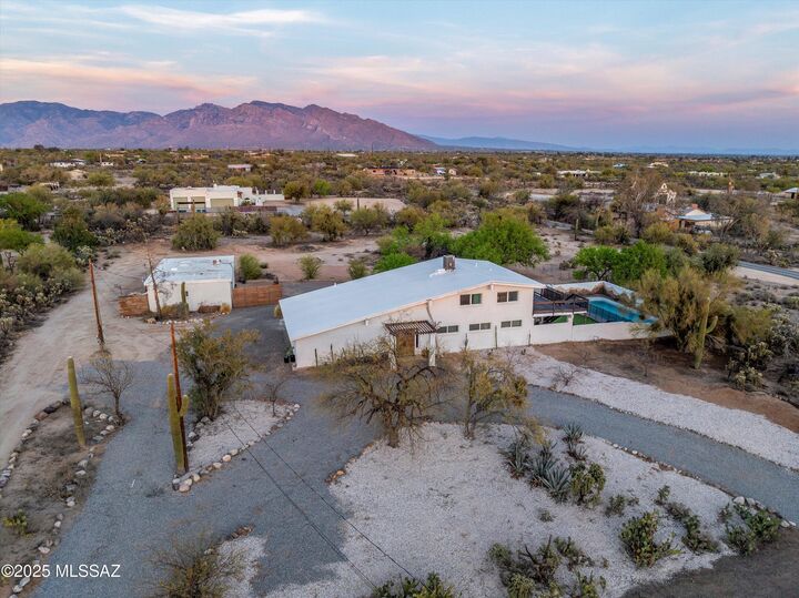 Property Photo:  10500 N Oldfather Drive  AZ 85742 