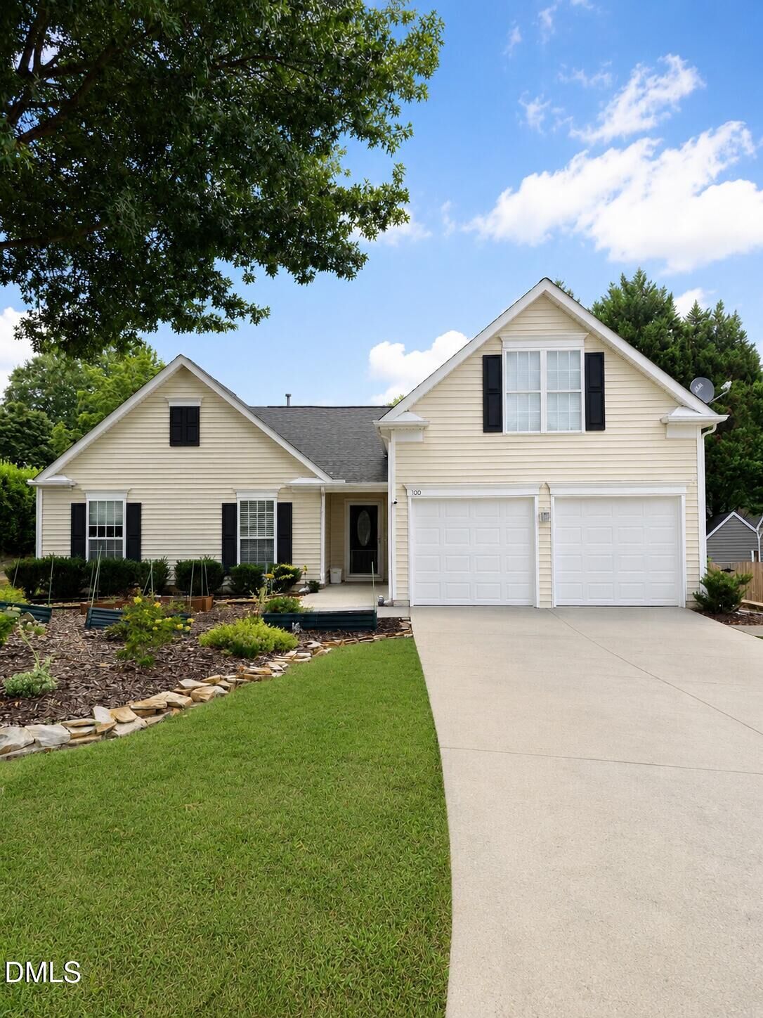 Property Photo: 100 Saddle River Road NC 27502