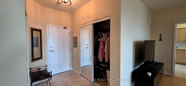 Property Photo:  33 Empress Avenue Ph203  ON M2N 6Y7 