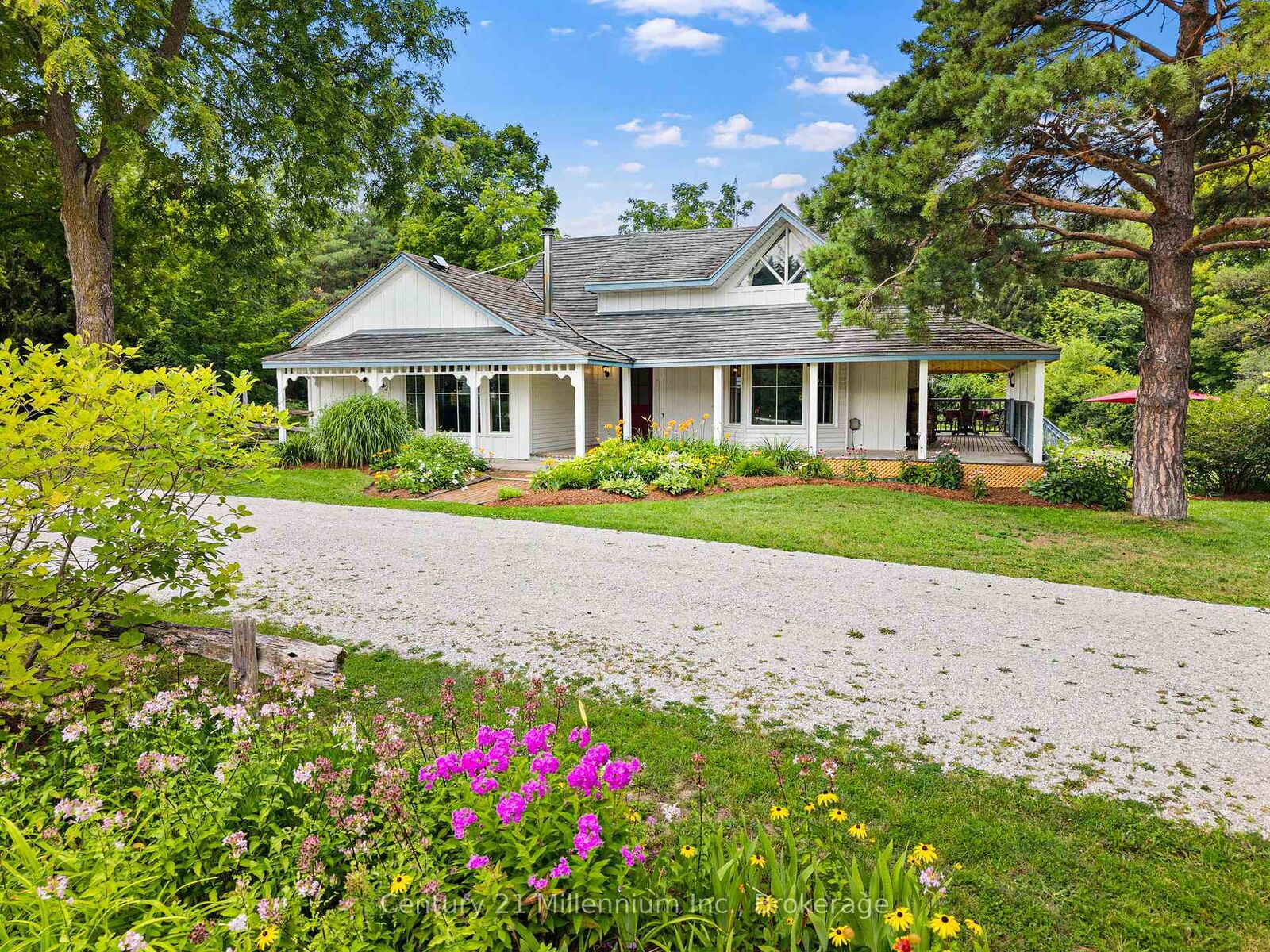 Property Photo: 262 Batteaux Road ON L9Y 3Z1