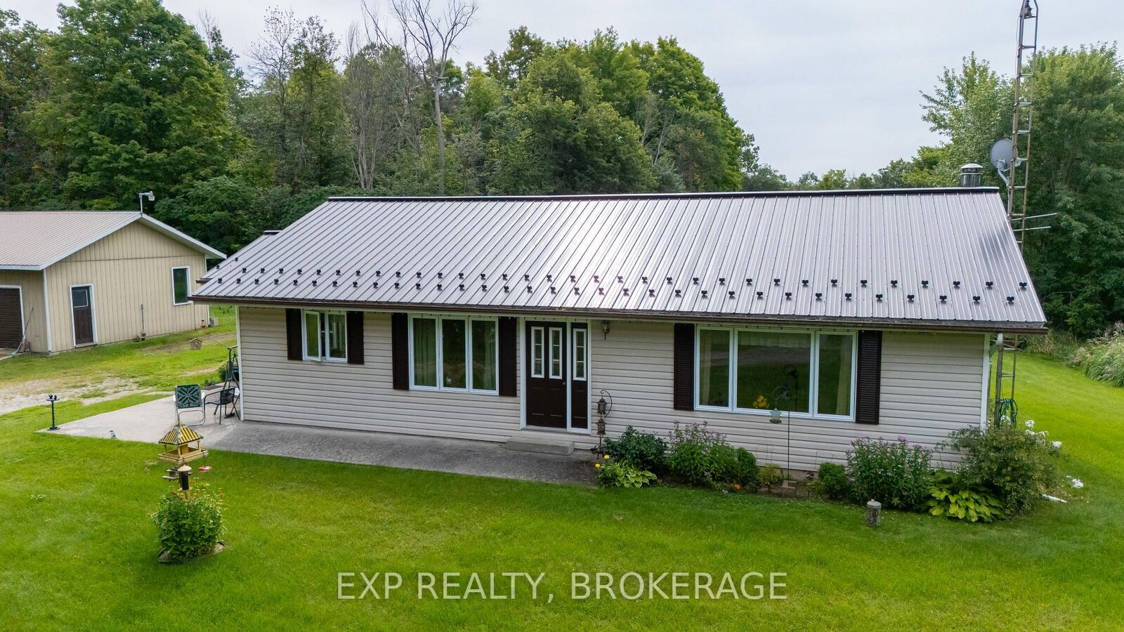 Property Photo:  279 Munro Road  ON K0H 2B0 