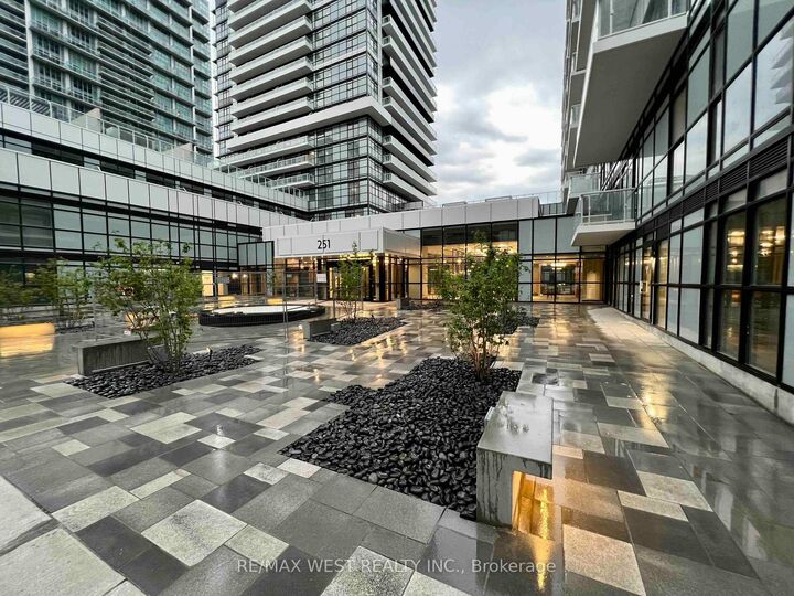 Property Photo:  251 Manitoba Street 336  ON M8Y 0C7 
