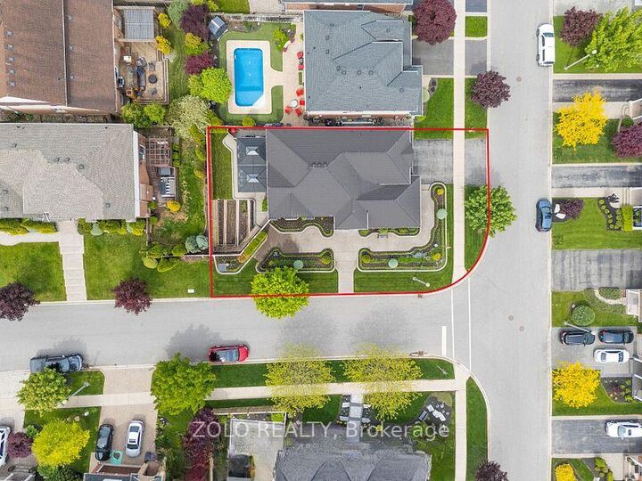 Property Photo: 42 Vinifera Drive ON L3M 5S1