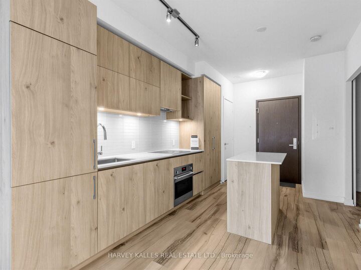Property Photo:  1 Yorkville Avenue 912  ON M4W 0B1 