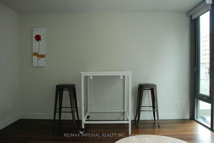 Property Photo:  25 Oxley Street 405  ON M5V 2J5 