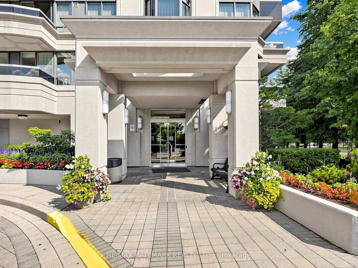 Property Photo:  35 Finch Avenue E 1808  ON M2N 6Z8 