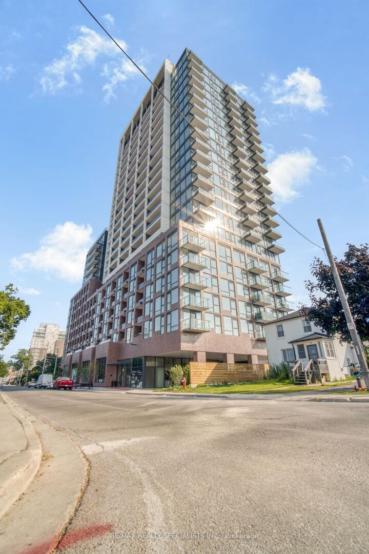 Property Photo:  28 Ann Street 620  ON L5G 3G1 