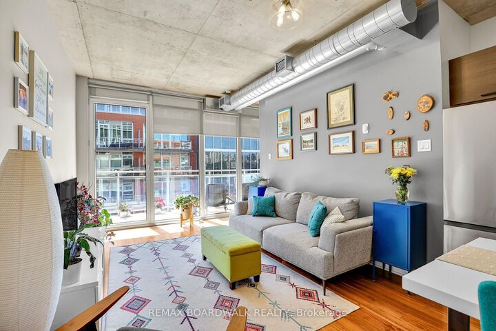 Property Photo: 349 McLeod Street 524 ON K2P 0S1